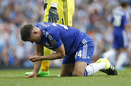 Cahill đổ m&aacute;u ở trận gặp Man City