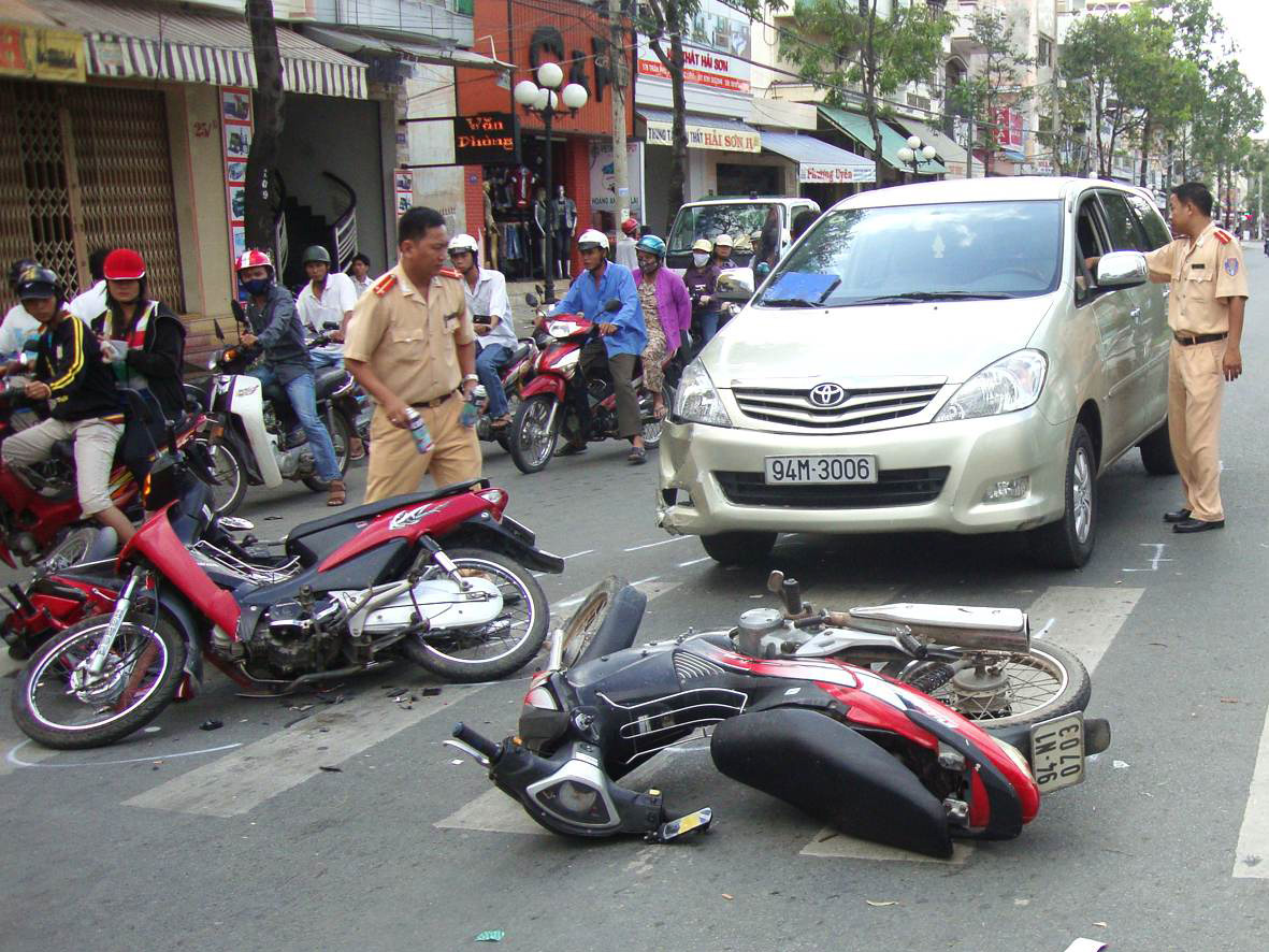 Tai nạn giao th&ocirc;ng (TNGT) ng&agrave;y 30 Tết gia tăng mạnh với 56 vụ khiến 38 người chết v&agrave; 39 người bị thương - Ảnh minh họa