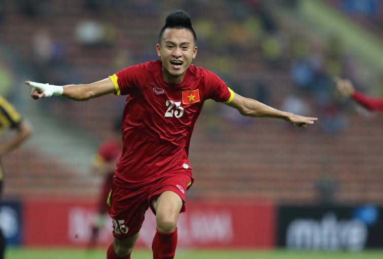 Vắng một tiền vệ năng nổ như Huy Toàn là tổn thất lớn cho Olympic Việt Nam