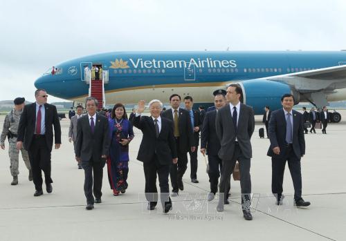 Đúng 8 giờ (giờ địa phương, tức 19 giờ Việt Nam) ngày 6-7, Tổng Bí thư Nguyễn Phú Trọng và đoàn đại biểu cấp cao Việt Nam đã đến Mỹ