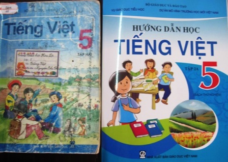 Hai cuốn s&aacute;ch Hướng dẫn học Tiếng Việt v&agrave; Tiếng Việt lớp 5 c&oacute; đoạn văn &ldquo;lạ&rdquo; về sự t&iacute;ch Th&aacute;nh Gi&oacute;ng.