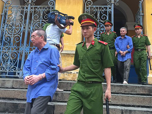 Bao giờ đẩy lùi tham nhũng?