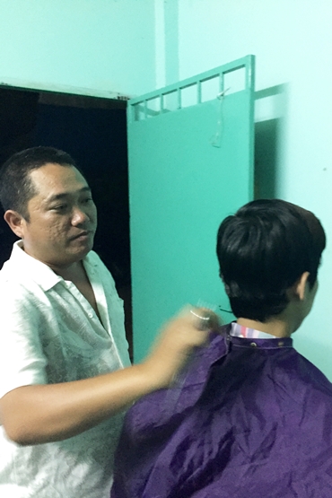 "Thằng Cò" dự tính mở tiệm hớt tóc từ tiền khán giả ủng hộ