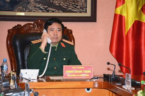 Bộ trưởng Phùng Quang Thanh điện đàm với đồng cấp Trung Quốc
