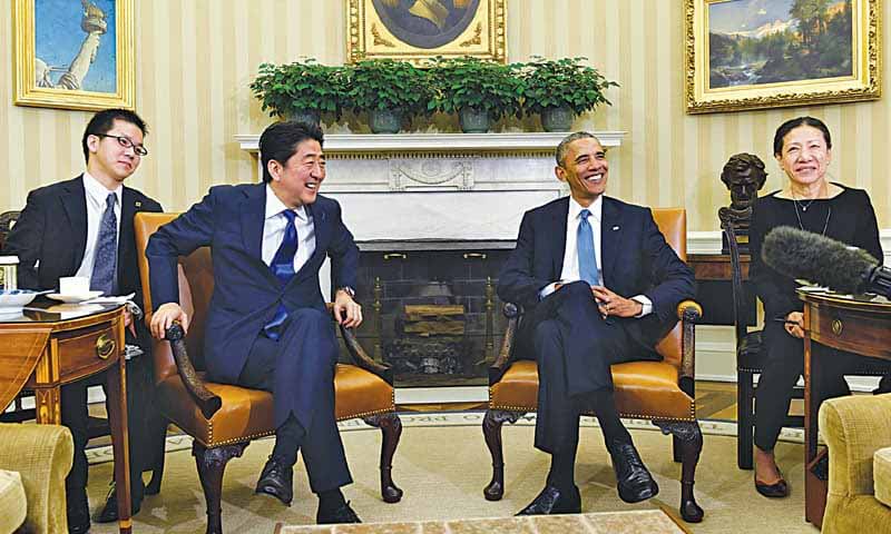 Tổng thống Mỹ Barack Obama tiếp Thủ tướng Nhật Shinzo Abe ở Nh&agrave; Trắng h&ocirc;m 28-4Ảnh: AP
