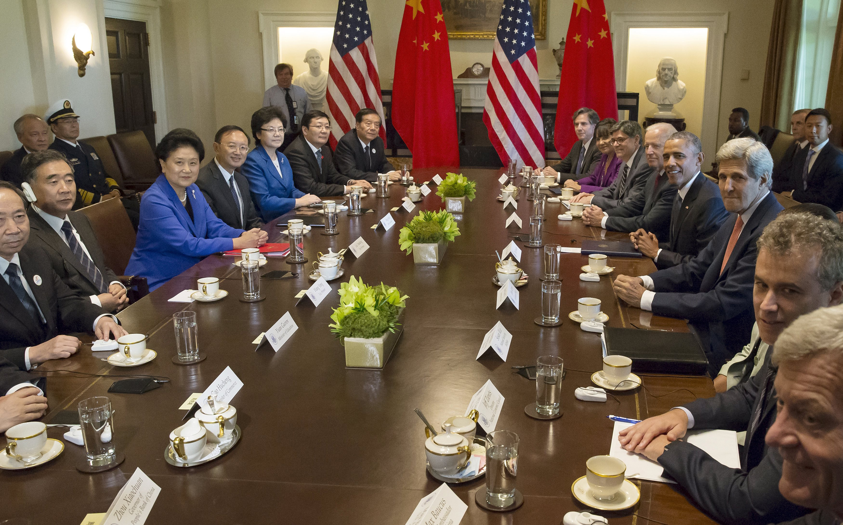 Tổng thống Mỹ Barack Obama tiếp phái đoàn Trung Quốc tại Nhà Trắng hôm 24-6Ảnh: Reuters