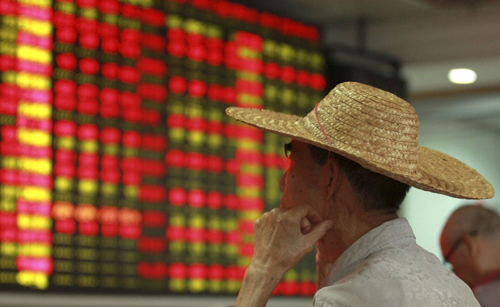Chỉ số Shanghai Composite Index giảm 12,46% trong th&aacute;ng 8, tiếp nối mức giảm 14,34% trong th&aacute;ng 7
 Ảnh: REUTERS