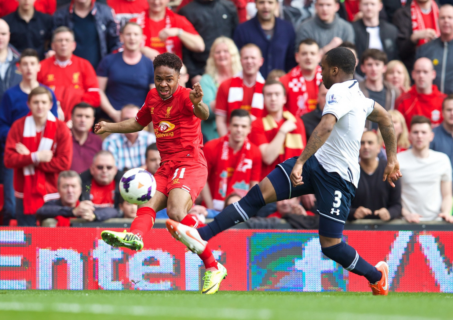 Liverpool hy vọng tốc độ của Sterling sẽ gi&uacute;p họ lần thứ hai đ&aacute;nh bại TottenhamẢnh: REUTERS