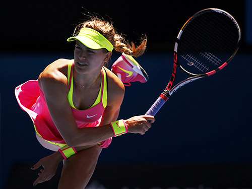 Sharapova (tr&ecirc;n) đang l&agrave; h&igrave;nh mẫu của Bouchard v&agrave; nhiều t&agrave;i năng trẻ xinh đẹp về nghề nghiệp lẫn c&aacute;ch kiếm tiềnẢnh: REUTERS