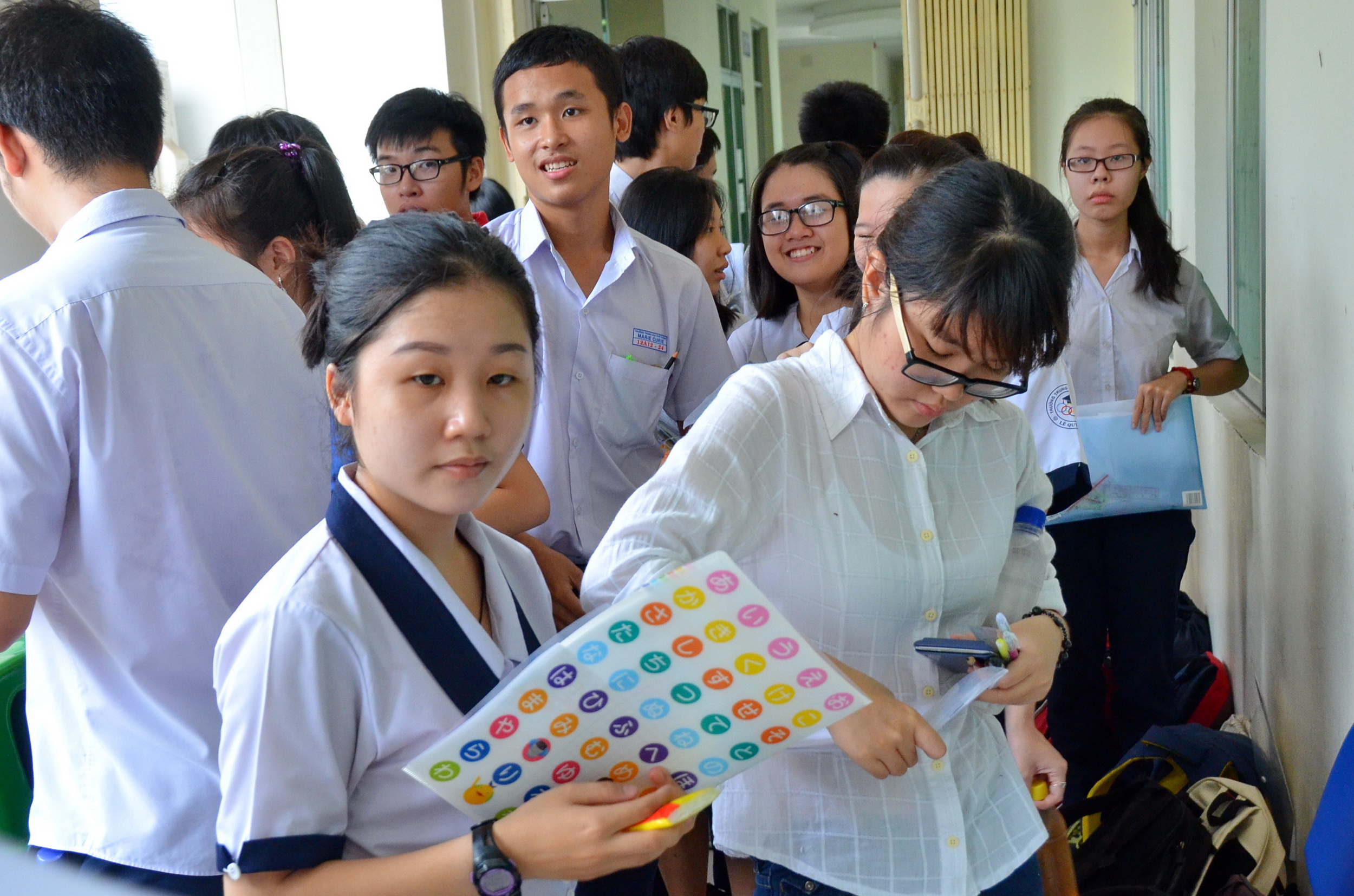 Thí sinh chuẩn bị vào phòng thi tại Trường ĐH Sư phạm TP HCM
