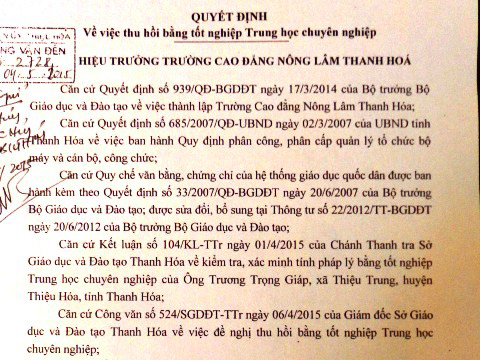 Thu hồi bằng trung cấp của Phó bí thư xã chưa có bằng cấp 2