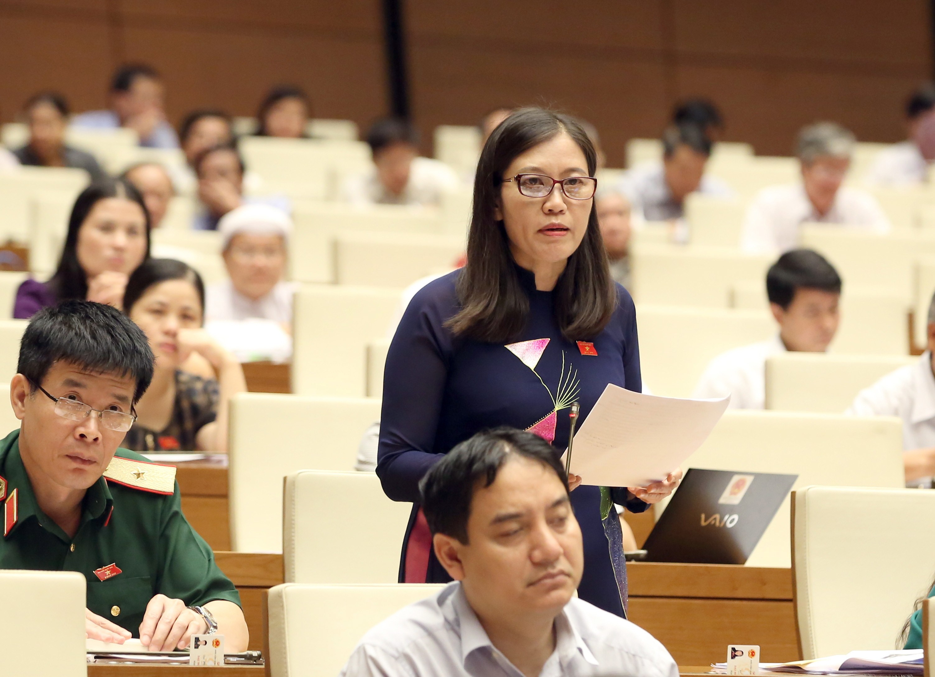 Ph&oacute; Chủ nhiệm Ủy ban Tư ph&aacute;p của Quốc hội L&ecirc; Thị Nga đề nghị bỏ những quy định về thẩm quyền mang t&iacute;nh chất điều tra ban đầu của c&ocirc;ng an x&atilde;
Ảnh: LONG THẮNG