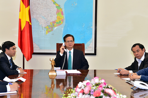 Thủ tướng Nguyễn Tấn Dũng điện đàm với Thủ tướng Shinzo Abe