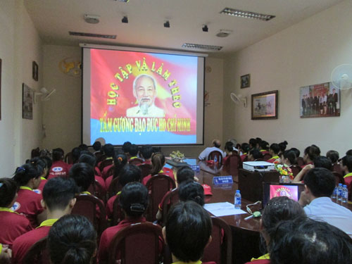 CNVC-LĐ tích cực học tập theo gương Bác Hồ