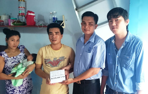 Hỗ trợ gia đình công nhân khó khăn