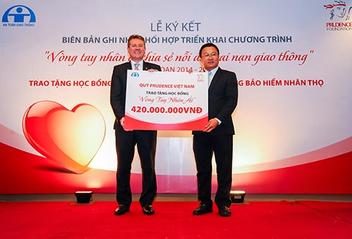Giúp con nạn nhân tai nạn giao thông được đi học