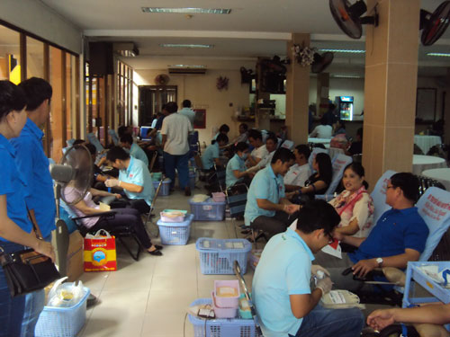 Gần 250 CNVC-LĐ hiến máu tình nguyện