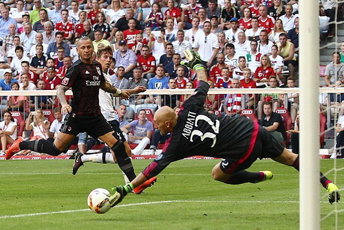 Tom Carrroll ghi b&agrave;n thứ nh&igrave; cho Tottenham trước Milan