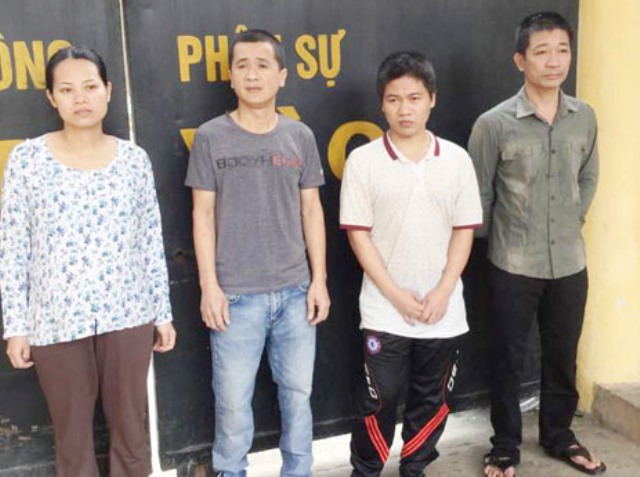 4 đối tượng trộm cắp đang bị giam giữ tại  C&ocirc;ng an Thanh H&oacute;a