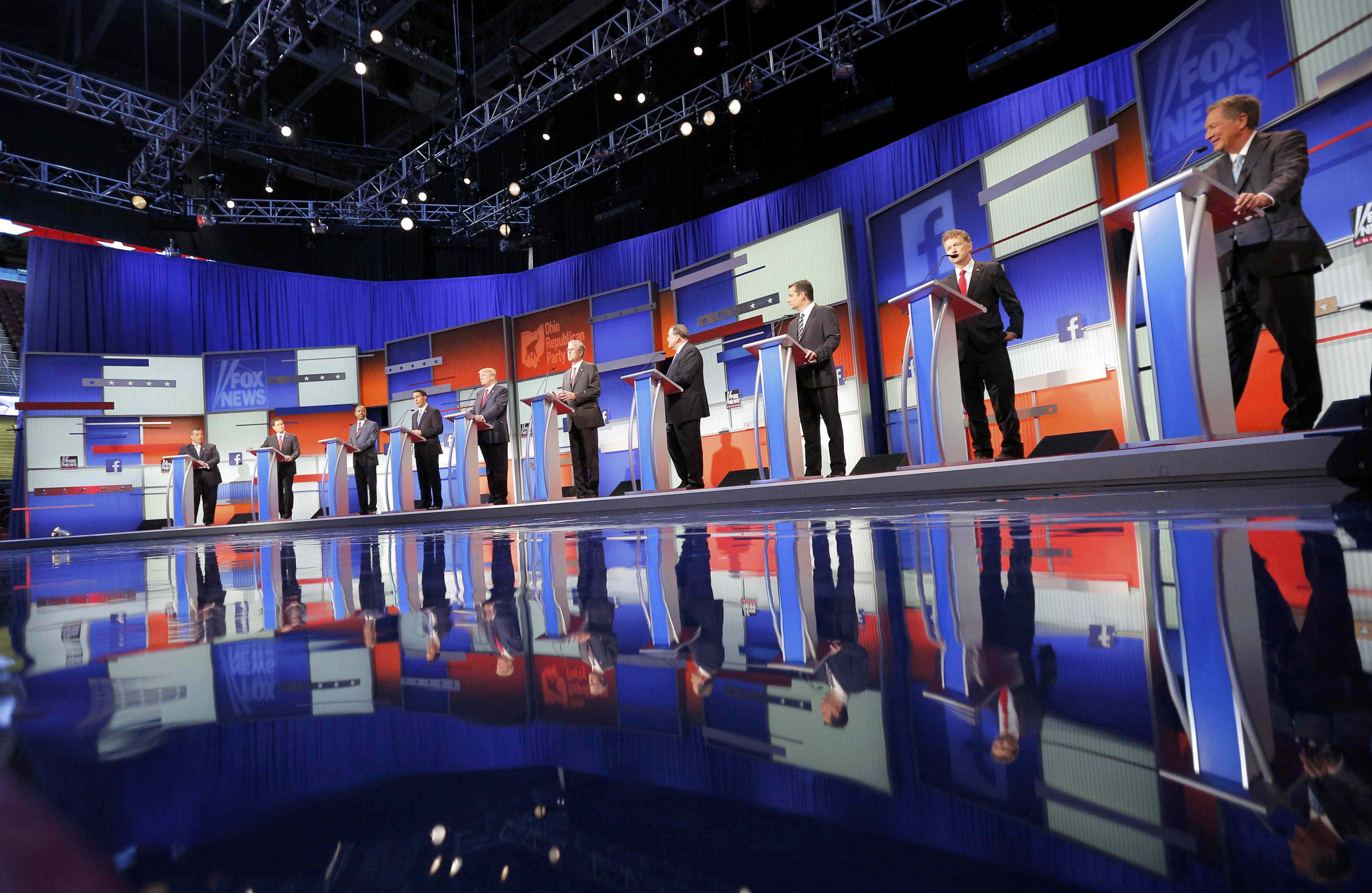 10 ứng vi&ecirc;n GOP tại cuộc tranh luận. Ảnh: Reuters