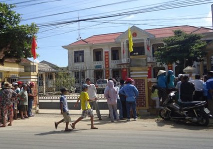 Chủ tịch xã đột tử tại phòng làm việc