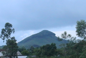 Ngọn n&uacute;i nơi Nghĩa ẩn nấp