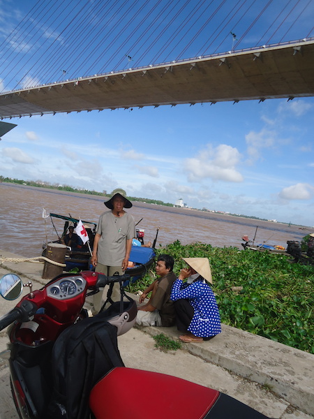 Người nhà đang nỗ lực tìm kiếm M.
