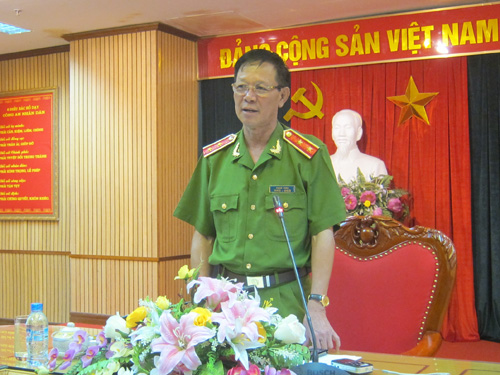 Trung tướng Phan Văn Vĩnh - T&ocirc;̉ng cục trưởng T&ocirc;̉ng cục cảnh sát B&ocirc;̣ C&ocirc;ng an - tại buổi họp b&aacute;o
