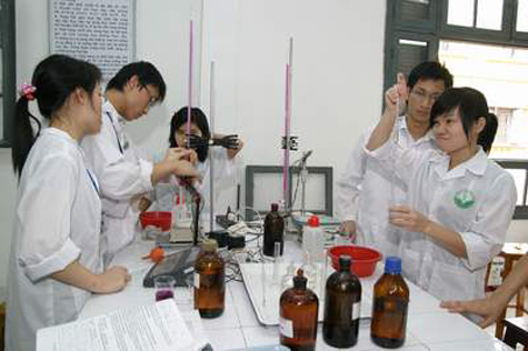 Điểm sàn riêng cho ngành y dược?