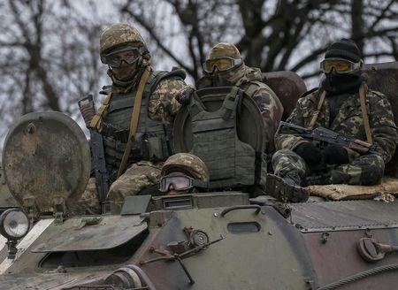 Ukraine lo phe ly khai tập hợp lại lực lượng