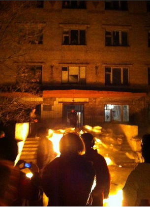 Ukraine ra lệnh cho cảnh sát trấn áp dân