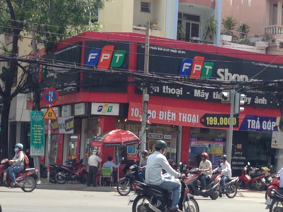 Cửa hàng FPT Shop Võ Văn T&acirc;̀n, nơi xảy ra vụ tr&ocirc;̣m