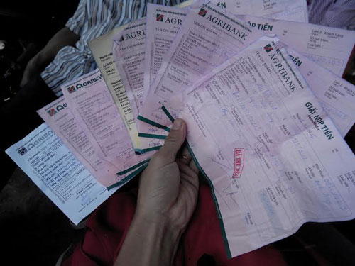 Bi&ecirc;n lai cho thấy chị Hương đ&atilde; chuyển qua ng&acirc;n h&agrave;ng hơn 200 triệu đồng cho kẻ lừa đảo