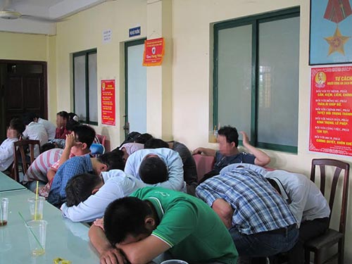 Dược sĩ, kỹ sư, sinh viên... cùng đánh bạc