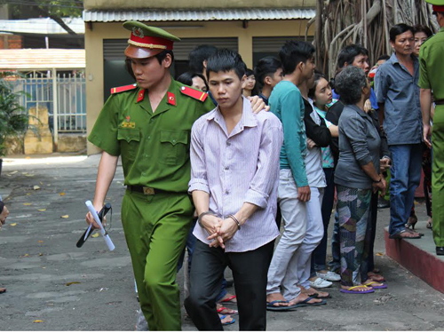 "Yêu" bạn gái 12 tuổi, thanh niên lãnh 12 năm tù