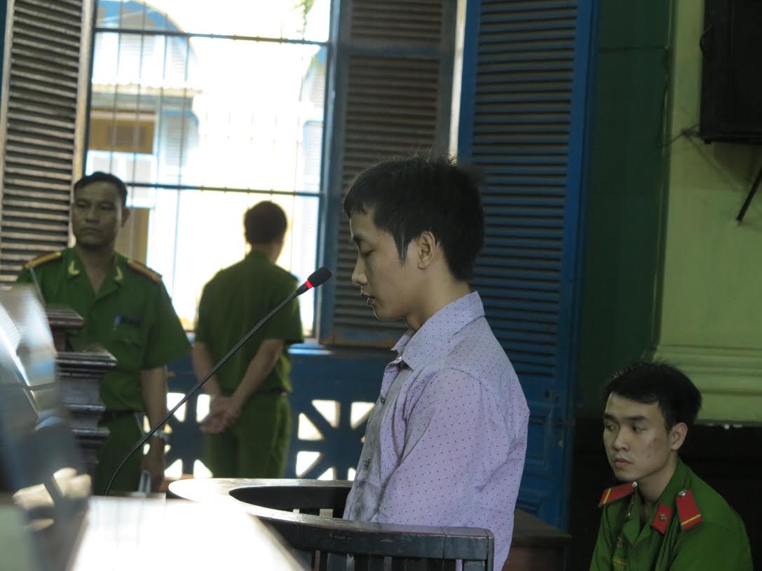 Nguy&ecirc;̃n Văn Dũng tại tòa