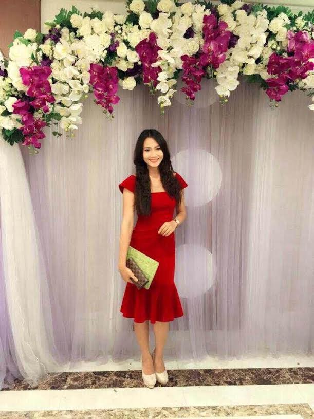 Ngoài vi&ecirc;̣c đi học, Di&ecirc;̣u Hi&ecirc;̀n còn tham gia làm ngh&ecirc;̀ người m&acirc;̃u tự do