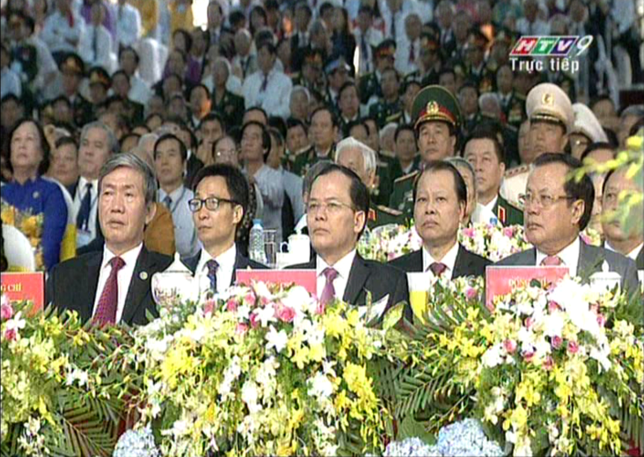 L&atilde;nh đạo TP HCM c&ugrave;ng c&aacute;c ban ng&agrave;nh dự lễ kỉ niệm Ng&agrave;y giải ph&oacute;ng miền Nam, thống nhất đất nước tại Hội trường Thống Nhất