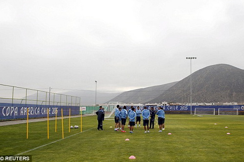 Uruguay lo lắng cho các vòng đấu tiếp theo của Copa America 2015