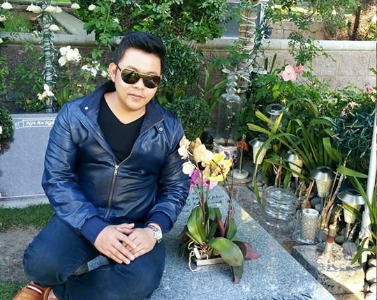 Quang Lê trần tình vụ ngồi lên mộ nhạc sĩ