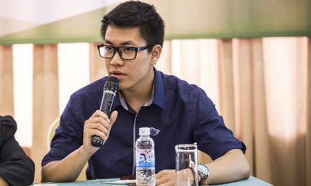 Nhờ t&iacute;ch cực giao tiếp, hoạt động ngoại kh&oacute;a đ&atilde; gi&uacute;p Đại Dương h&ograve;a nhập tốt với m&ocirc;i trường ở nước Mỹ xa x&ocirc;i.