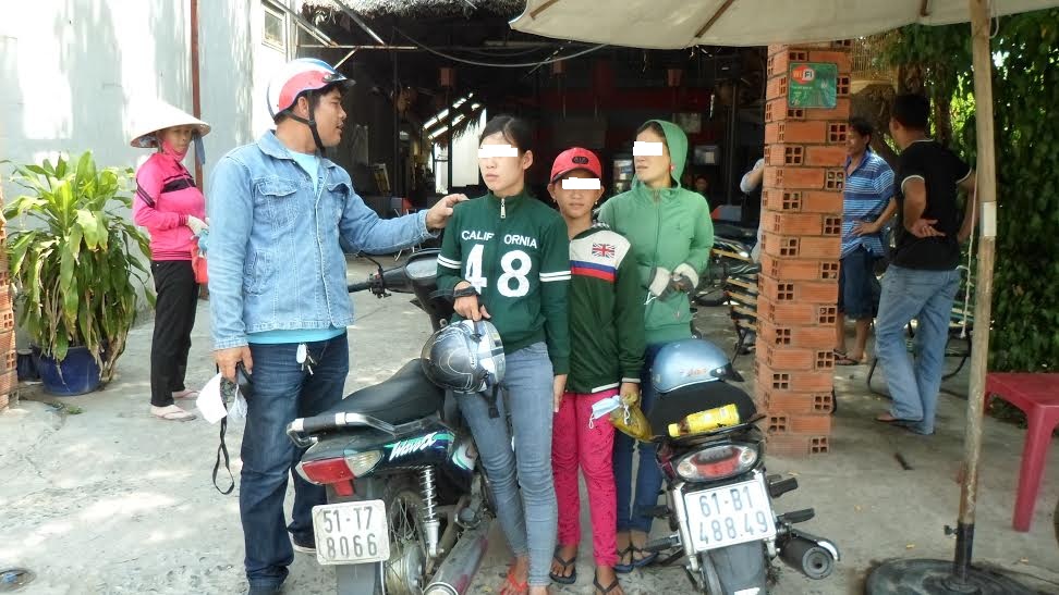 3 đối tượng chuy&ecirc;n ch&ocirc;m v&eacute; số được hiệp sĩ chặn lại
