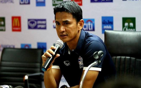 HLV Kiatisuk lên danh sách đối đầu Olympic Việt Nam
