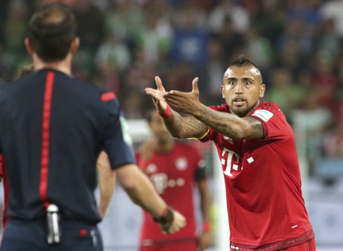 M&agrave;n ra mắt k&eacute;m vui của Arturo Vidal ở Bayern Munich