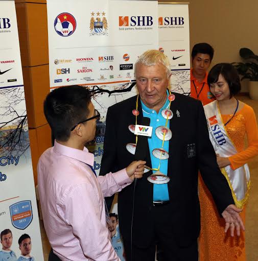 &nbsp;Đại sứ của CLB Man City, &ocirc;ng Mike Summerbee&nbsp;