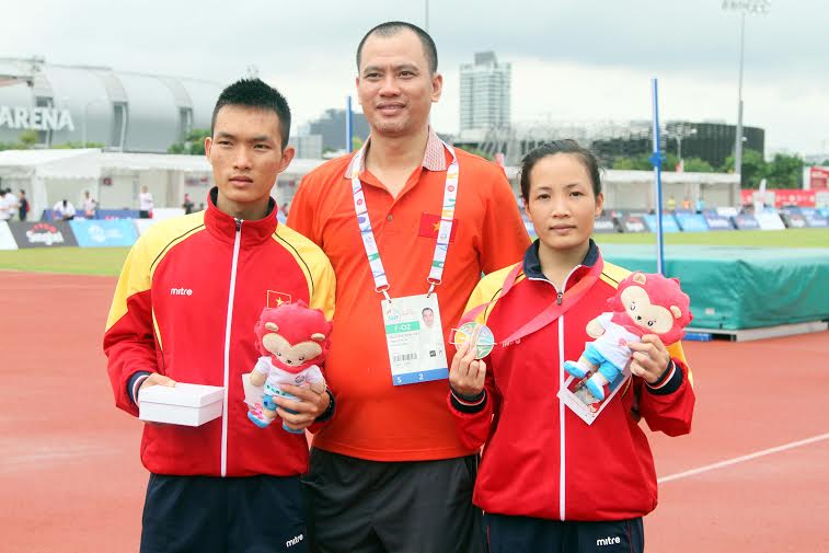 Ho&agrave;ng Nguy&ecirc;n Thanh v&agrave; Ho&agrave;ng Nguy&ecirc;n Thanh nhận HCĐ