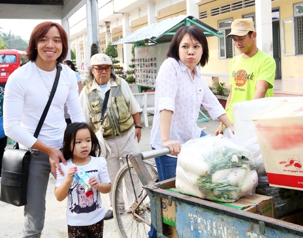 Nhạc sĩ Ho&agrave;i Phương, Việt Hương v&agrave; con g&aacute;i