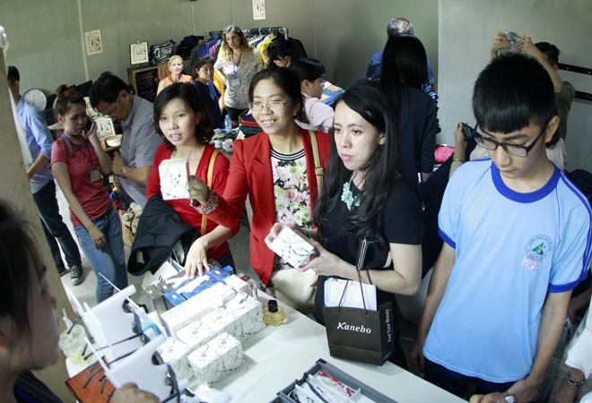 H&agrave;ng chục thương hiệu nước hoa giảm gi&aacute; tại sự kiện n&agrave;y