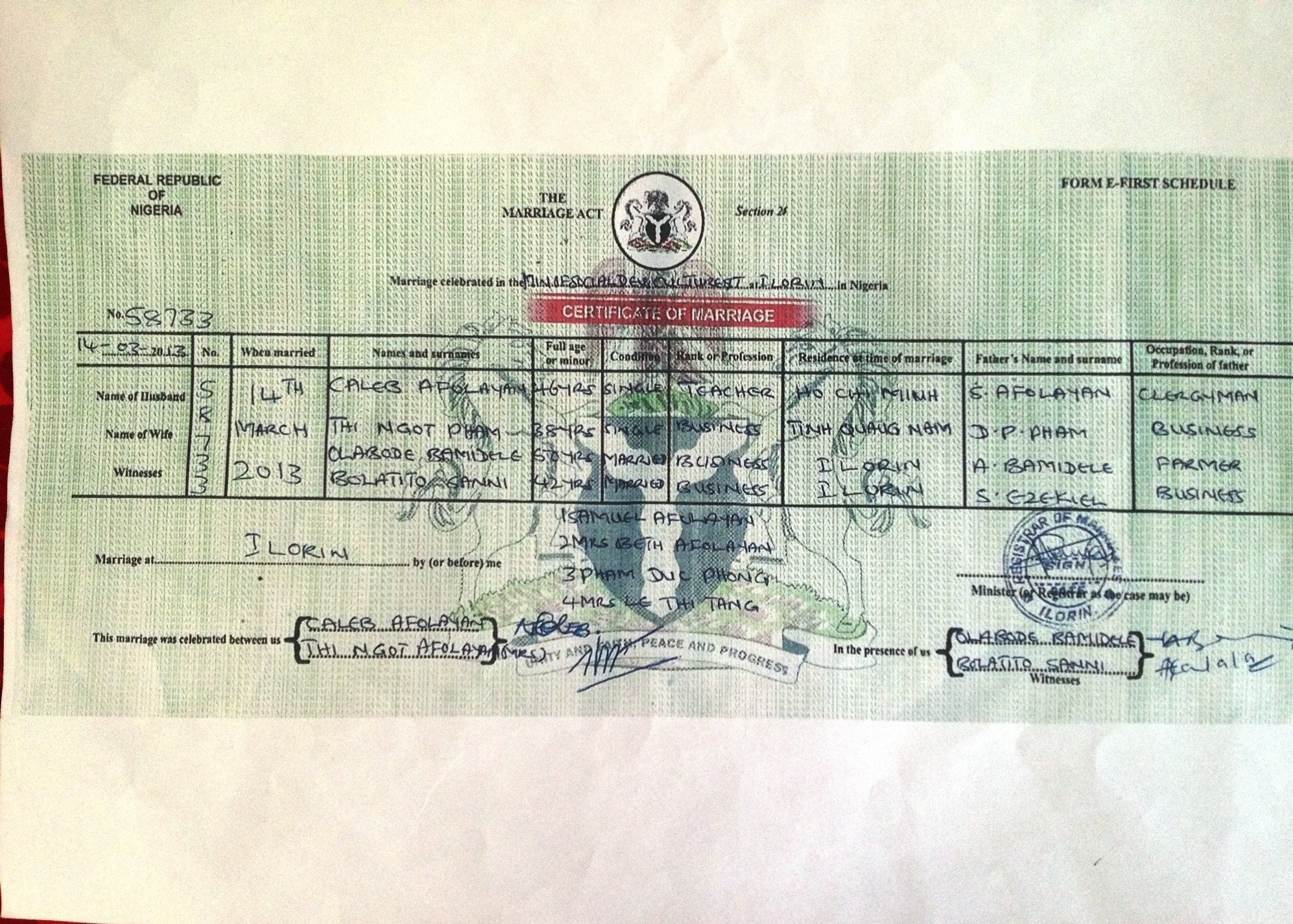 Giấy chứng nhận kết h&ocirc;n do nước Nigeria cấp giữa b&agrave; Ngọt v&agrave; &ocirc;ng Afolayan Caleb.