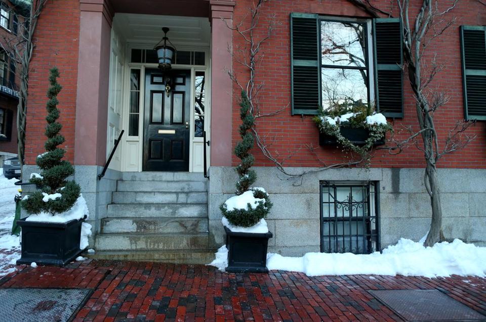 Hình ảnh trước nhà ông Kerry lúc chưa dọn tuyết. Ảnh: Boston Globe